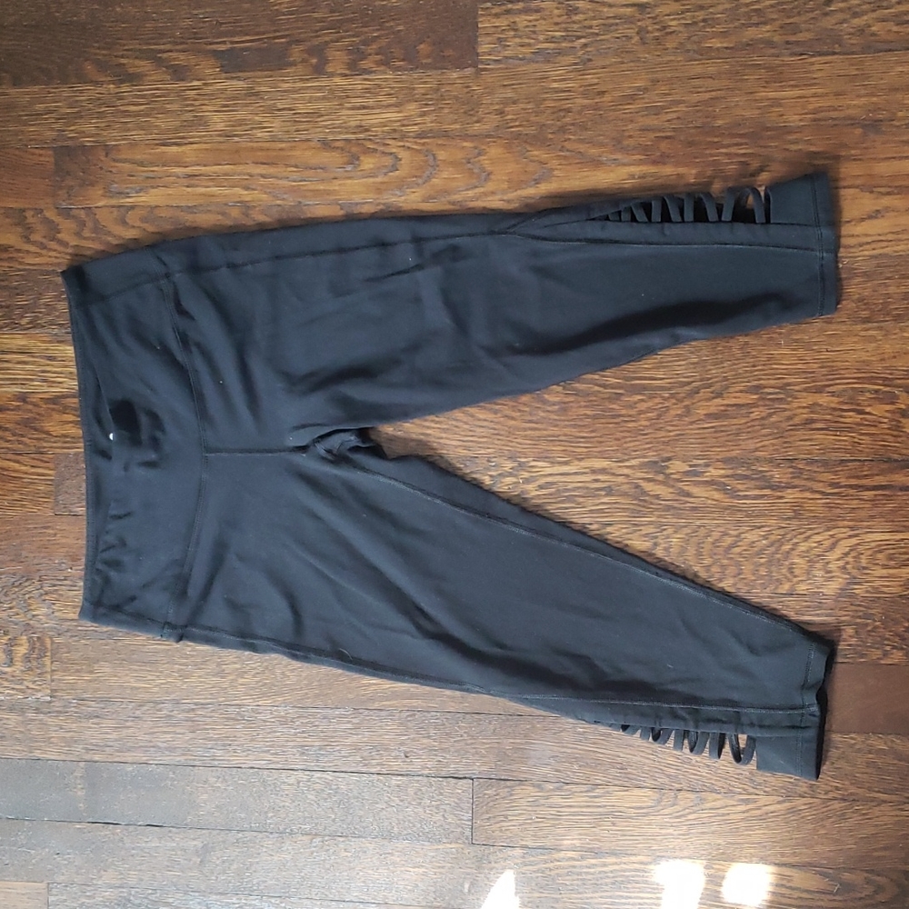 Athleta cropped black leggings